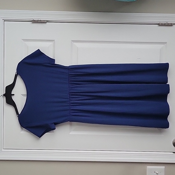 Women's Dress - Picture 6 of 11